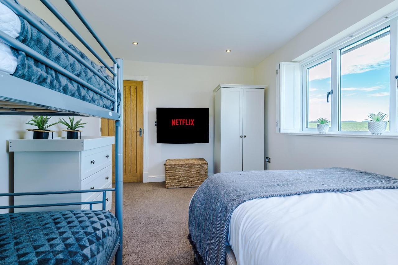 "Woodlands" By Greenstay Serviced Accommodation - Luxury 3 Bed Cottage In North Wales With Stunning Countryside Views & Parking - Close To Glan Clwyd Hospital - The Perfect Choice For Contractors, Business Travellers, Families And Groups Bodelwyddan المظهر الخارجي الصورة